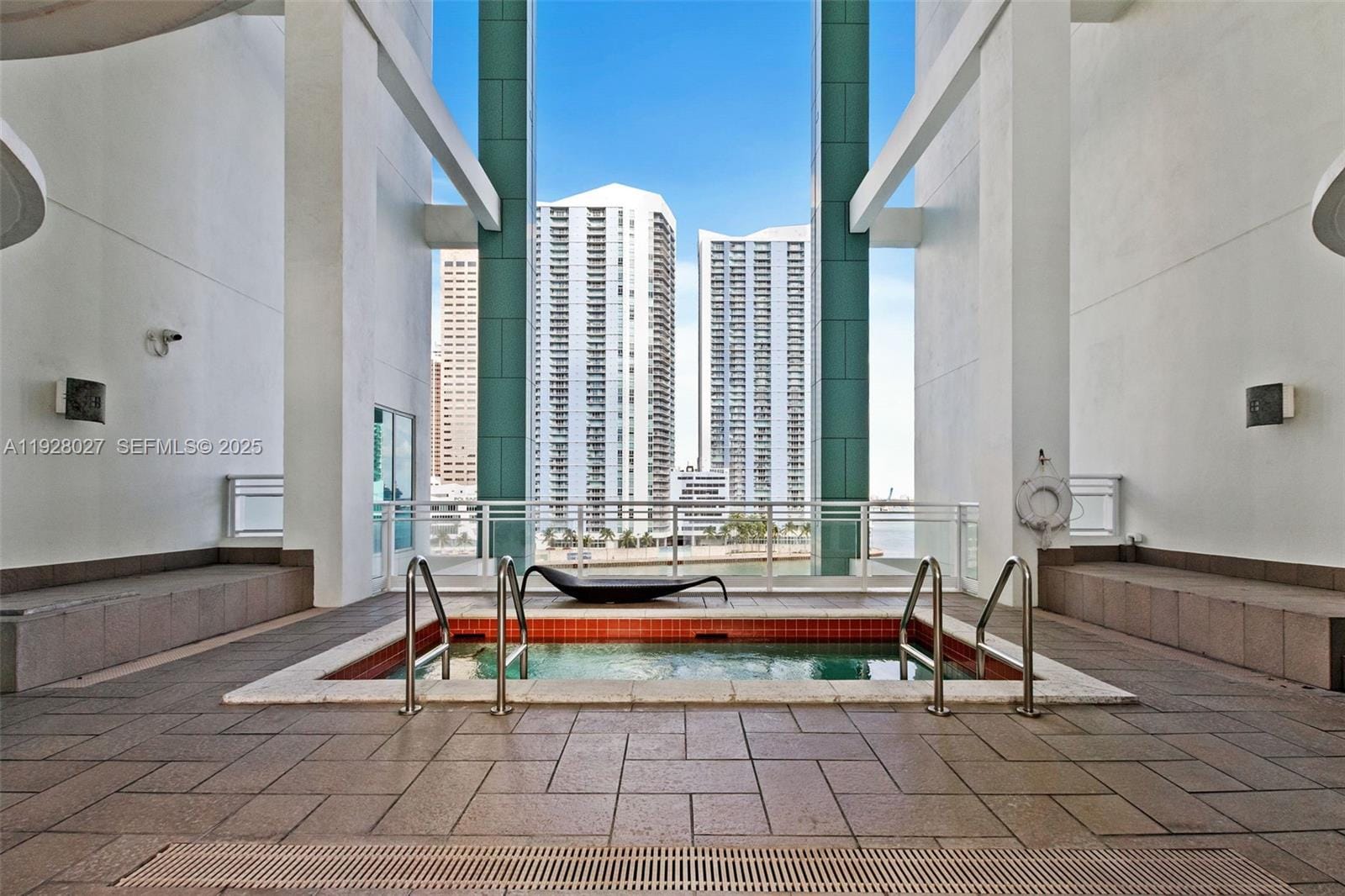 900 Brickell Key Boulevard 2002, Miami, FL 33131 photo 18