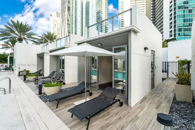 851 NE 1st Avenue Cabana 15, sold in Paramount Miami Worldcent, Miami, FL