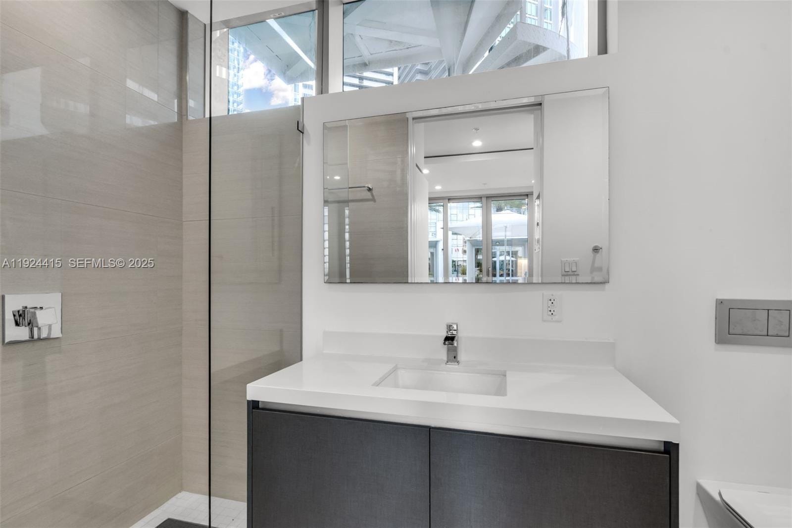 851 NE 1st Avenue Cabana 15, Miami, FL 33132 photo 5