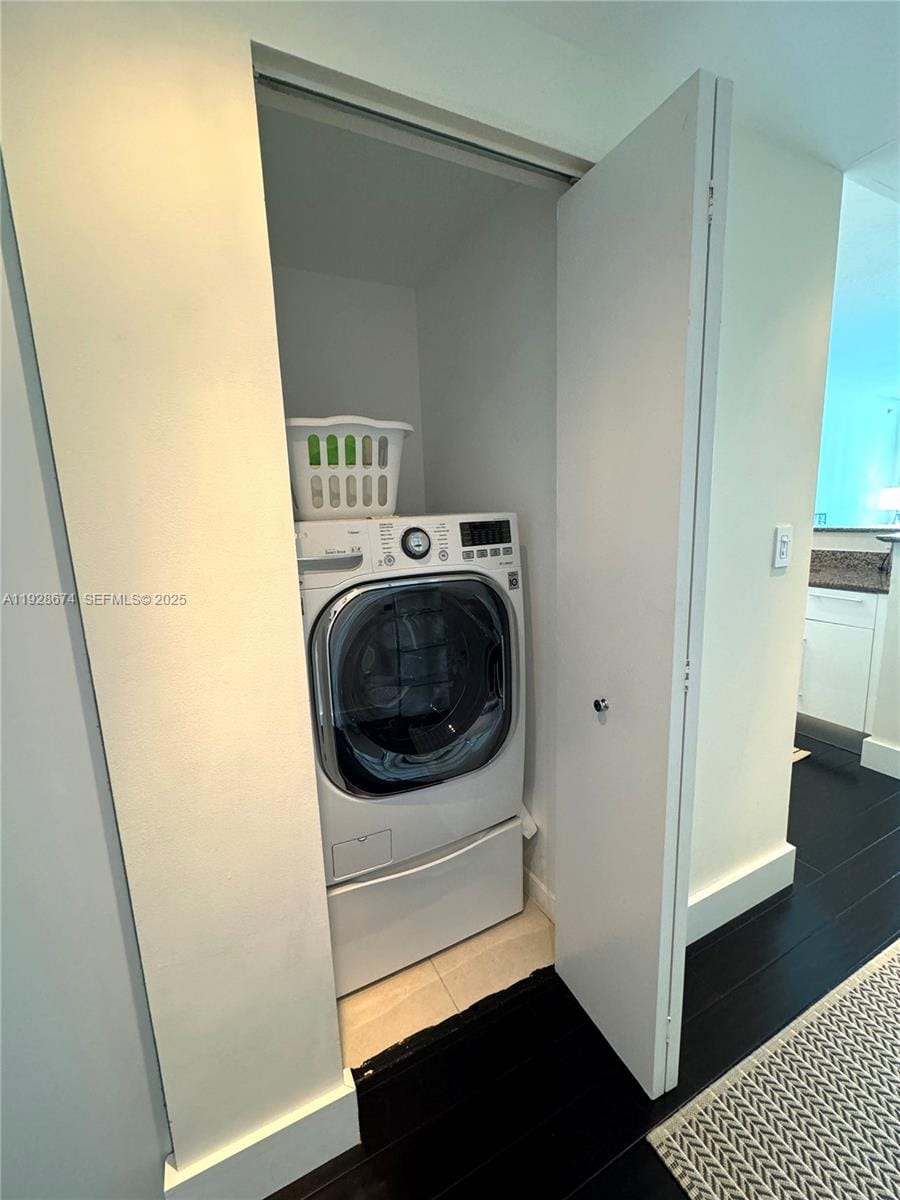 335 S Biscayne Boulevard 2403 — photo 3