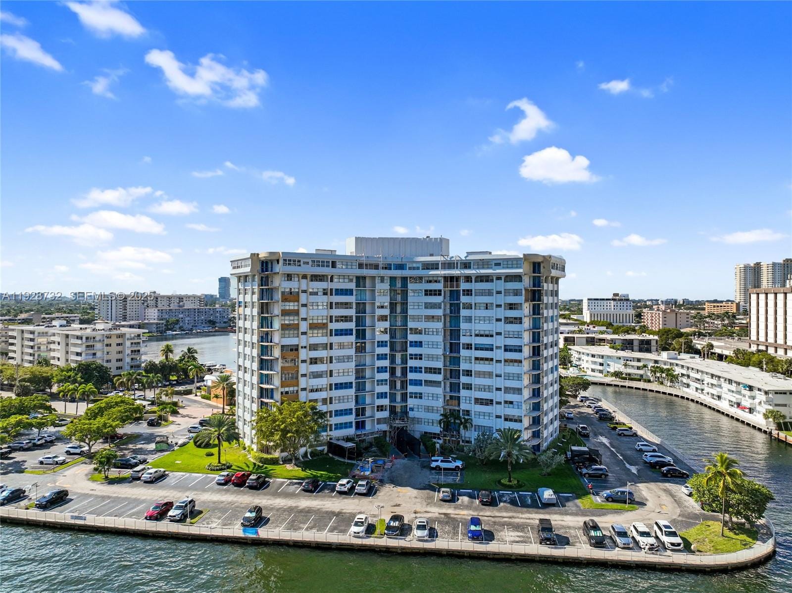 100 Golden Isles Drive PH 6 — photo 1