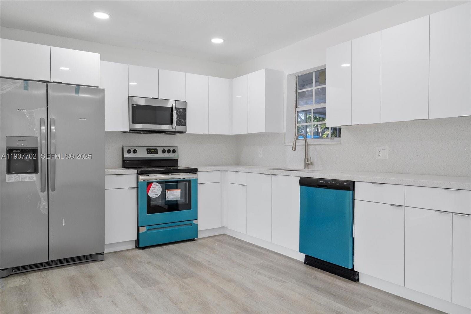 261 NE 172nd Street, North Miami Beach, FL 33162 photo 2