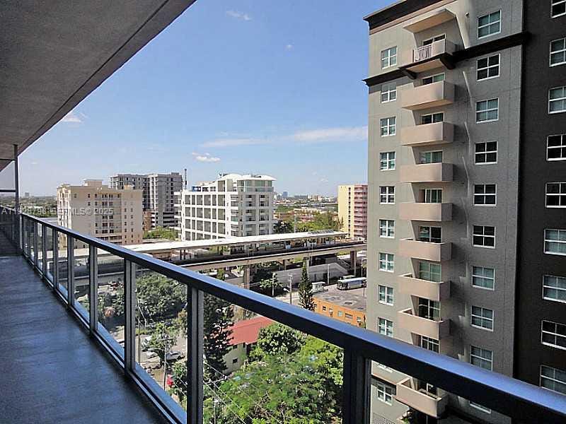 1111 SW 1st Avenue 1123N — photo 4