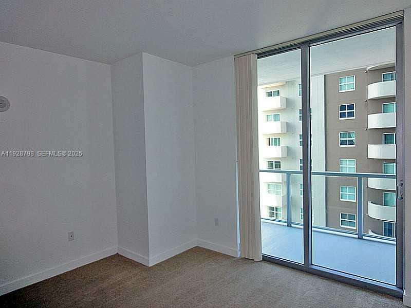 1111 SW 1st Avenue 1123N — photo 8