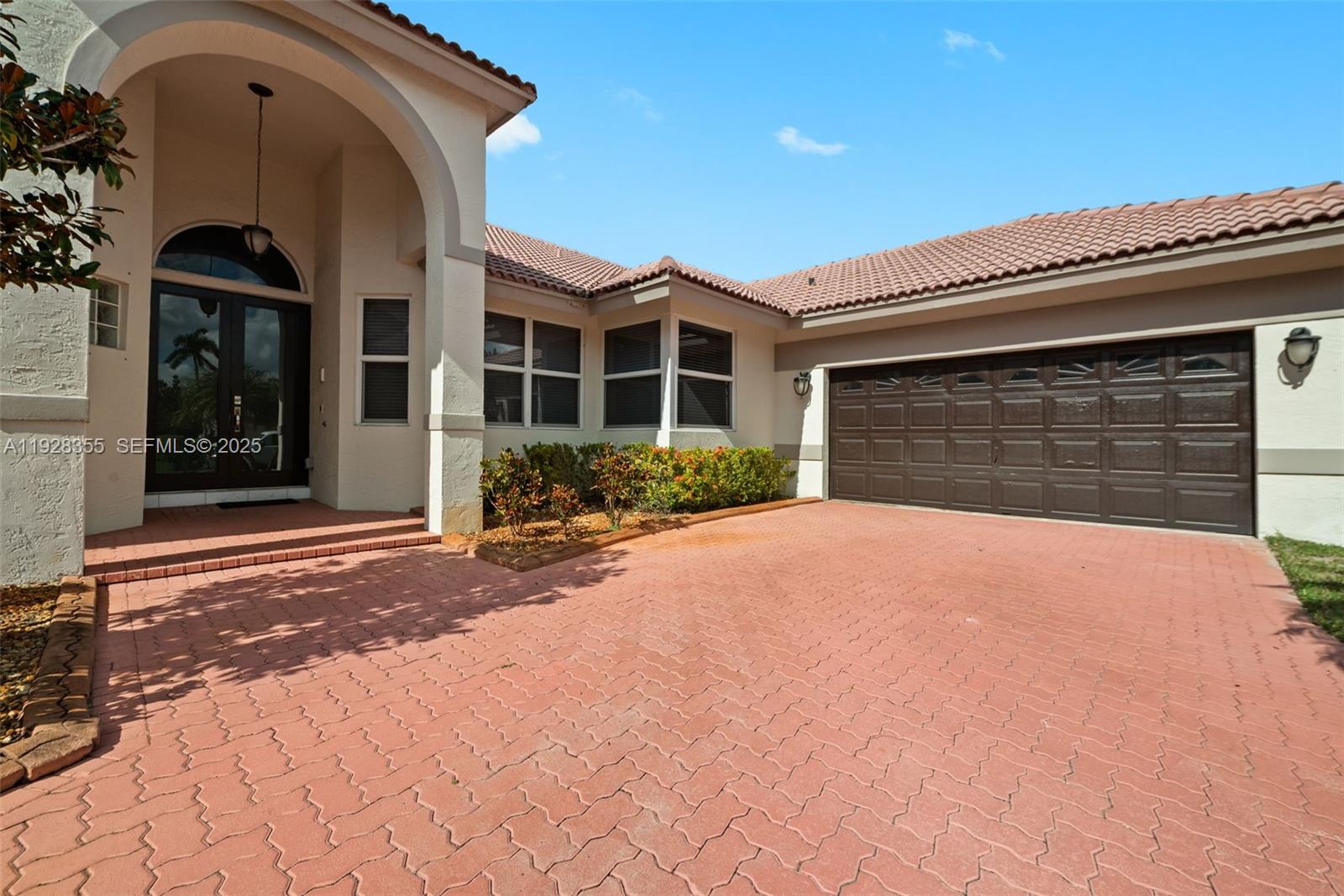 600 E Cypress Pointe Drive E, Pembroke Pines, FL 33027, Pembroke Pines
