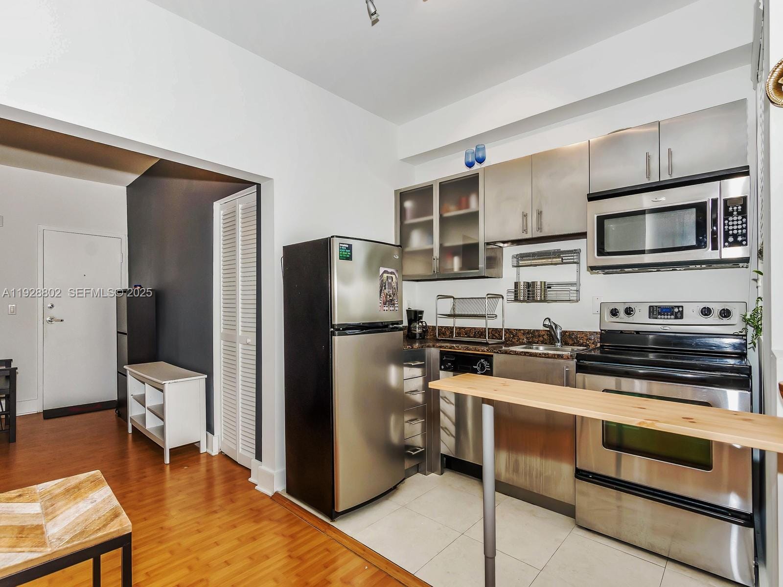 1000 Meridian Avenue 15 — photo 11