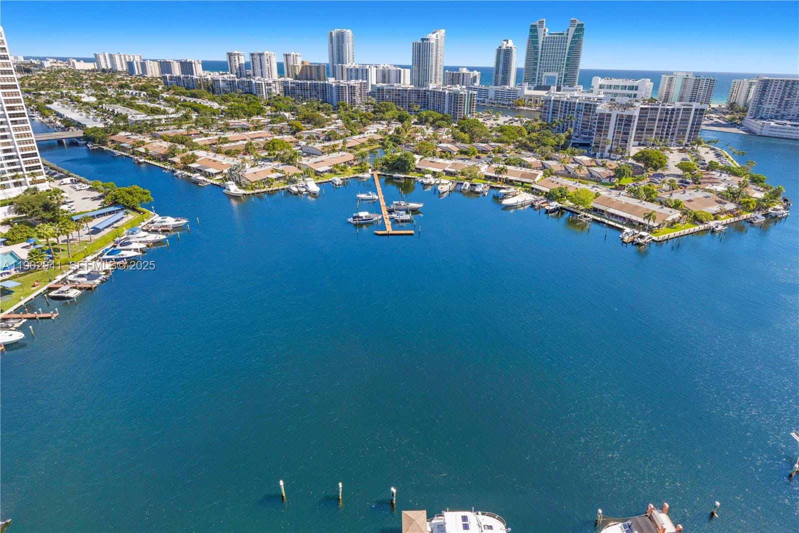 300 Three Islands Boulevard PH2A — photo 2