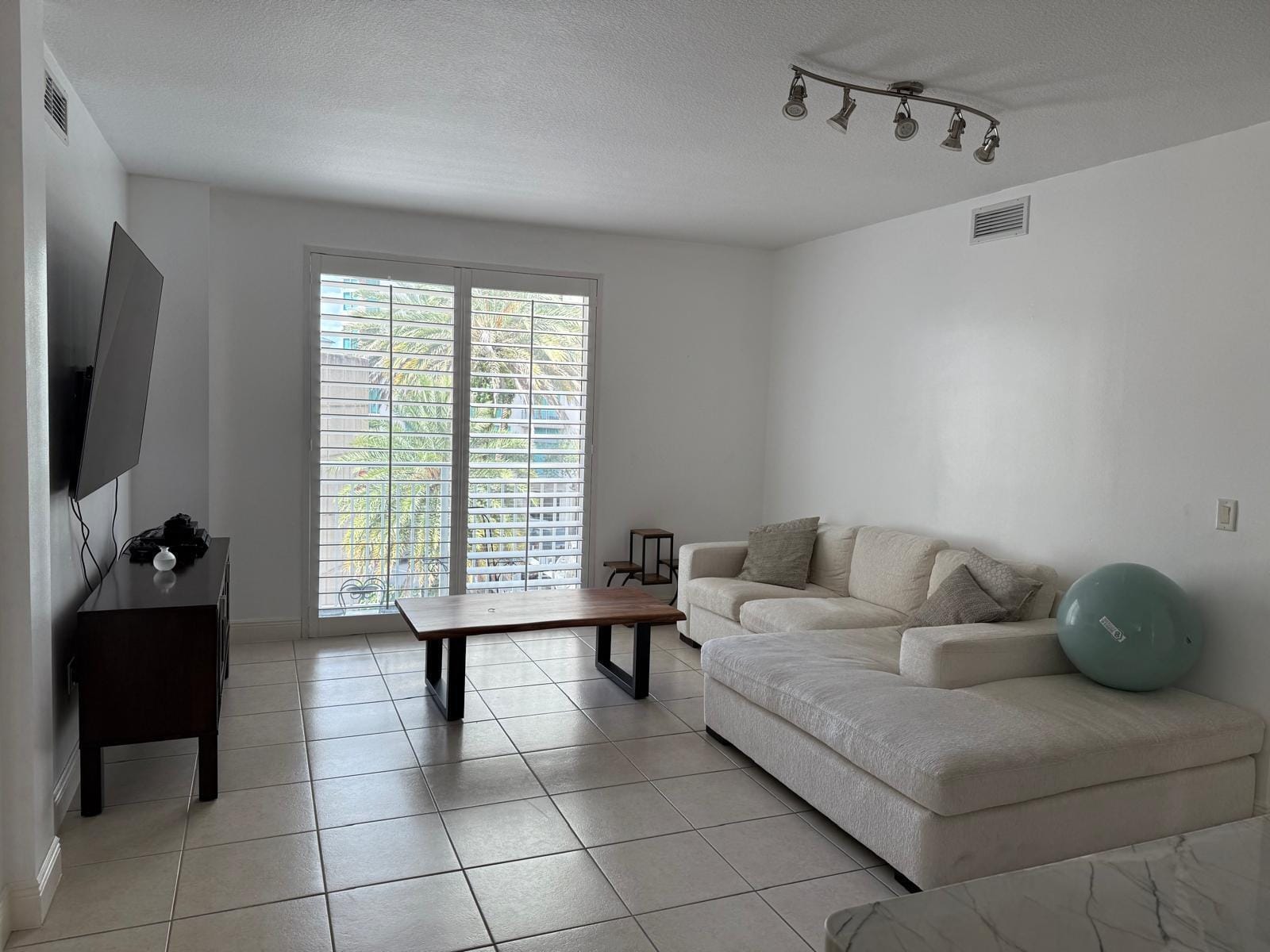 7275 SW 90th Way 311 — photo 3