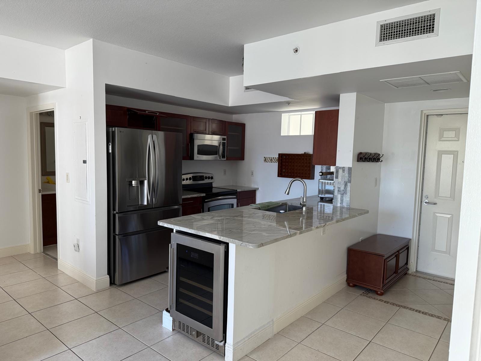 7275 SW 90th Way 311 — photo 4
