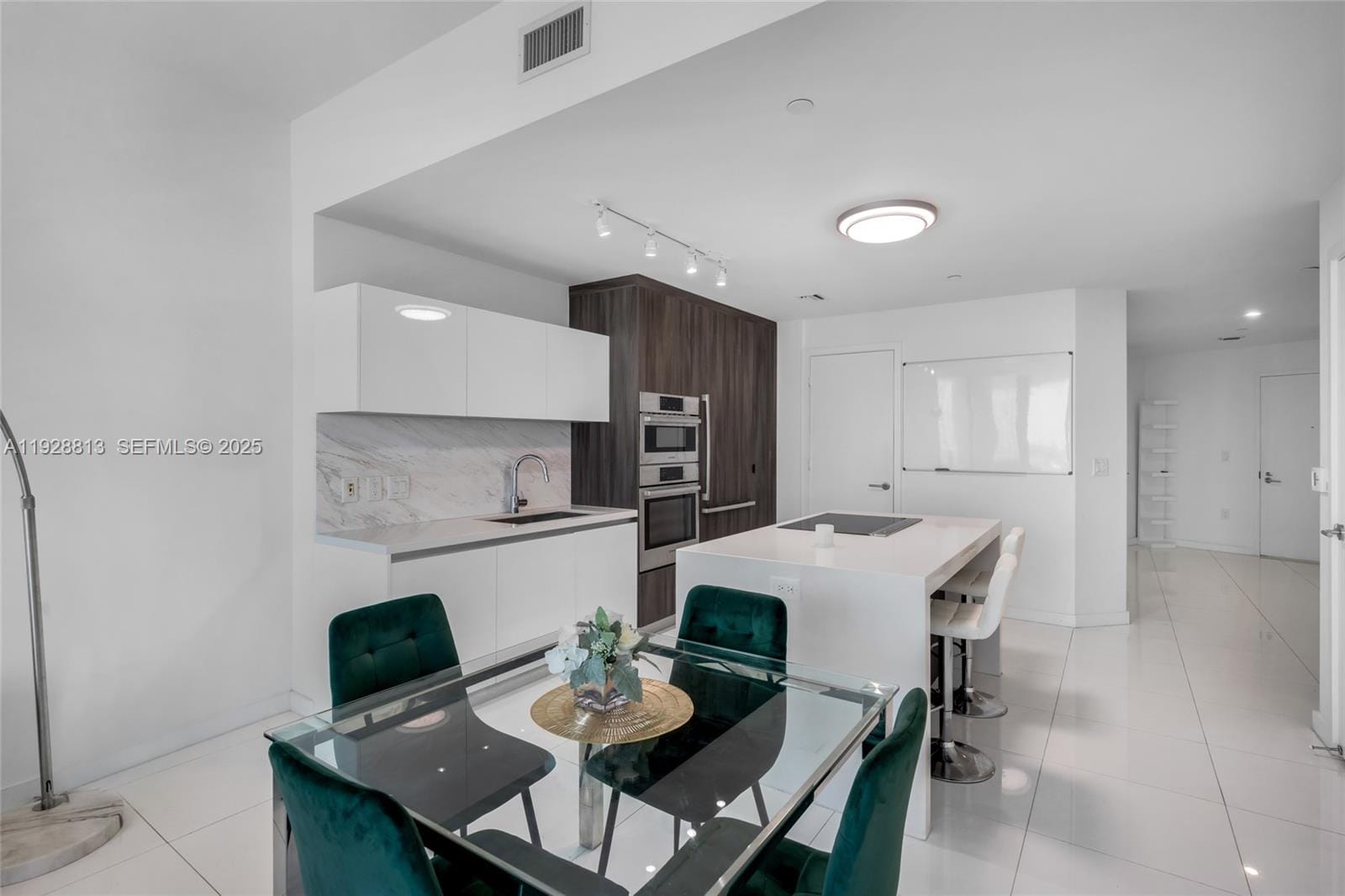 851 NE 1st Avenue 1700, Miami, FL 33132 photo 13