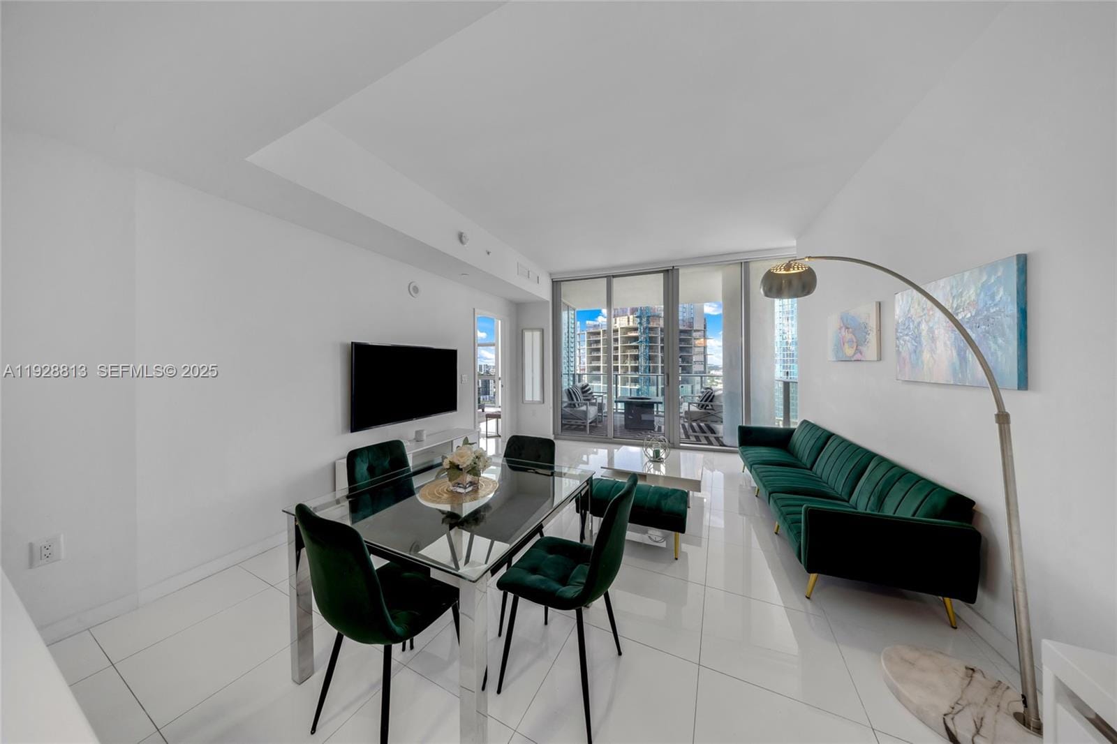 851 NE 1st Avenue 1700, Miami, FL 33132 photo 14