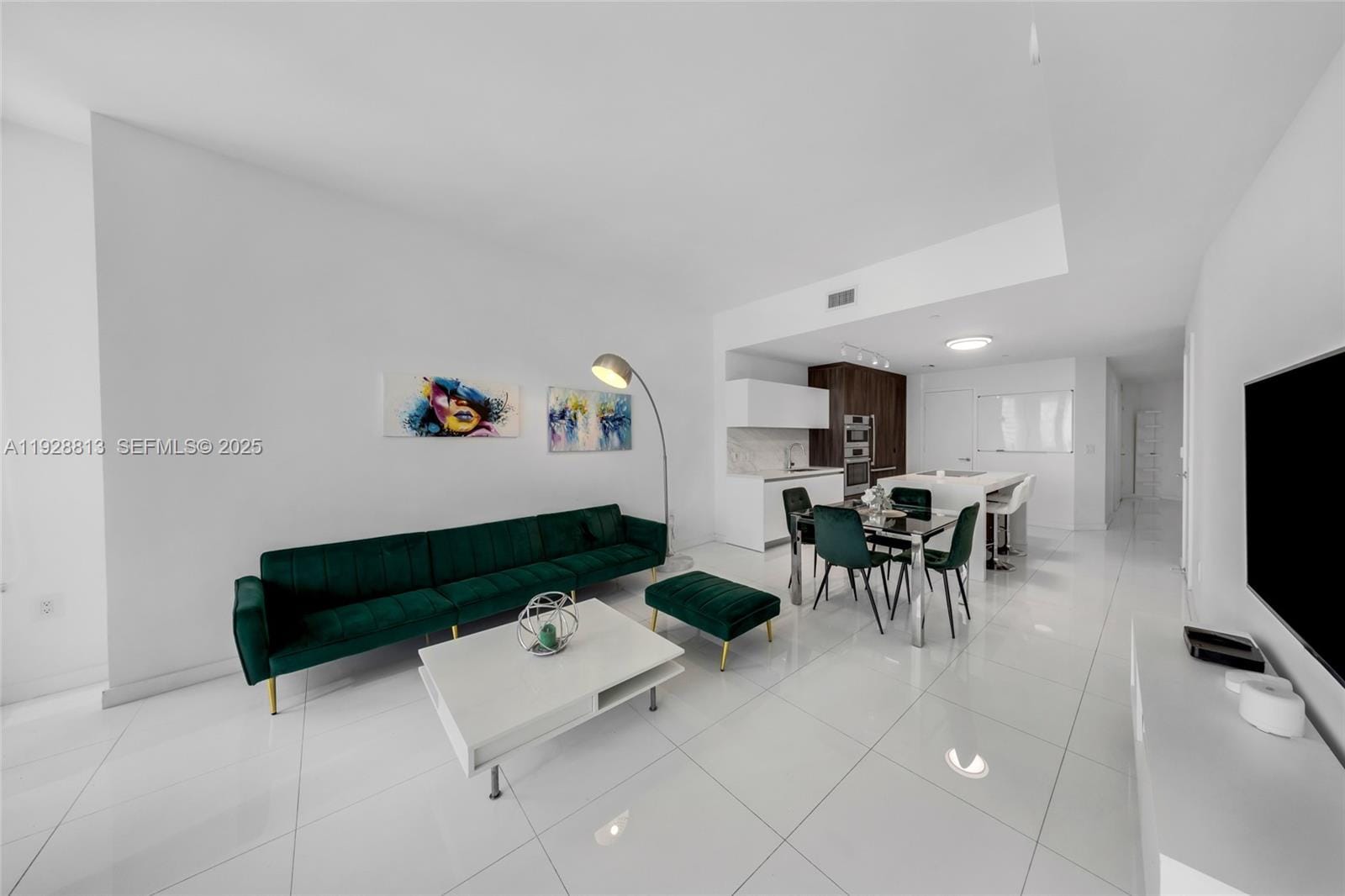 851 NE 1st Avenue 1700, Miami, FL 33132 photo 15