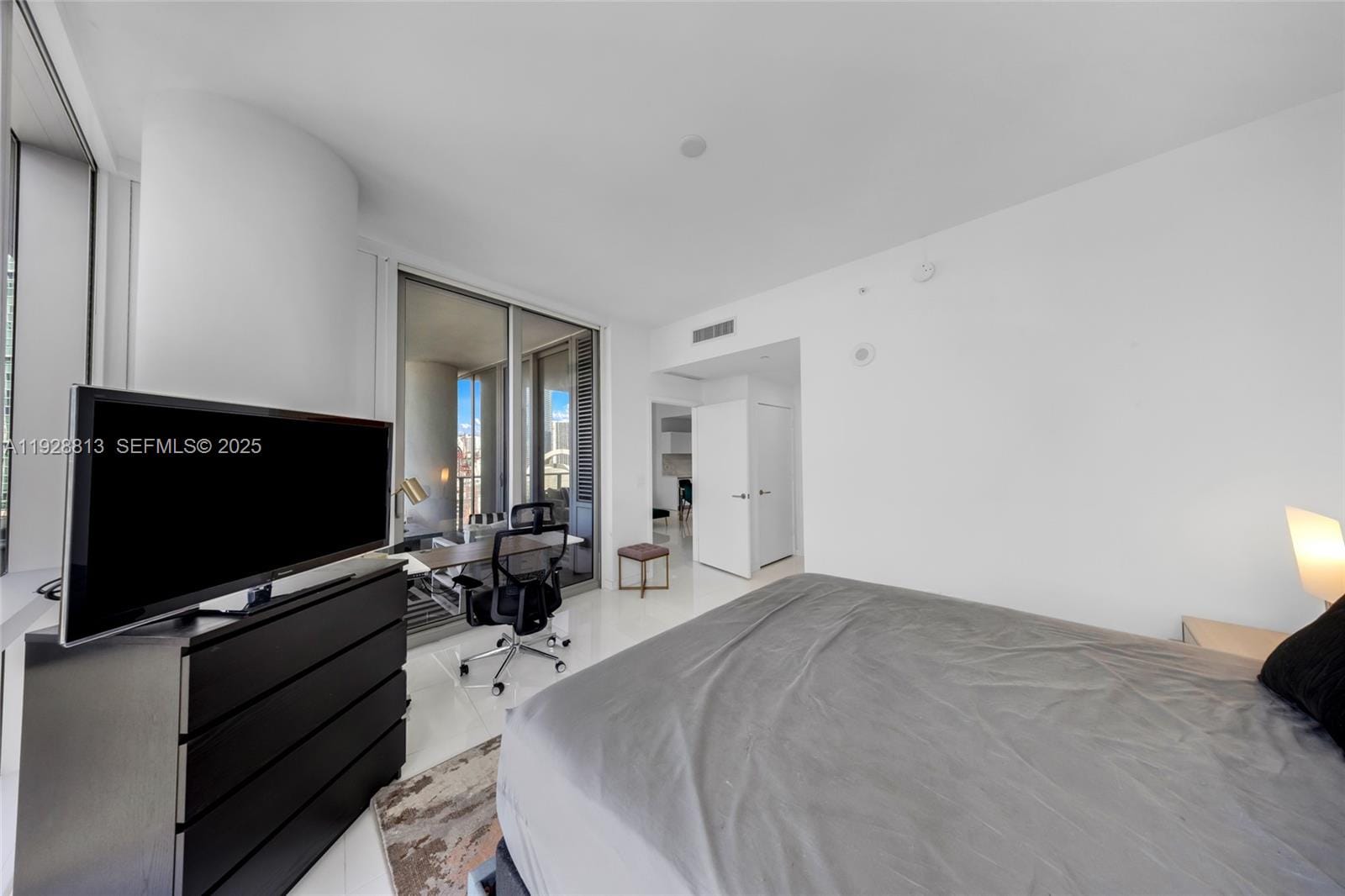 851 NE 1st Avenue 1700, Miami, FL 33132 photo 20