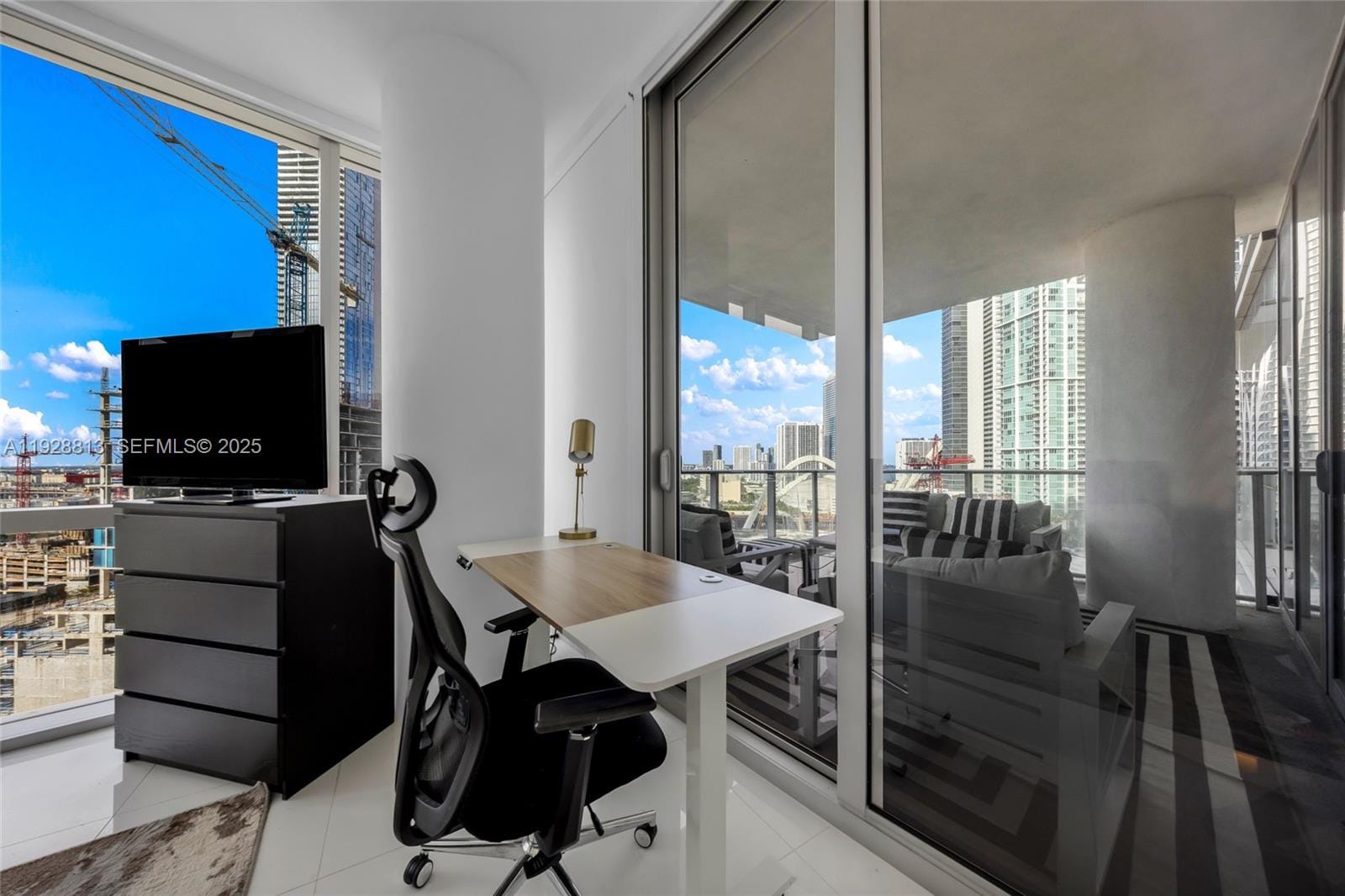 851 NE 1st Avenue 1700, Miami, FL 33132 photo 22