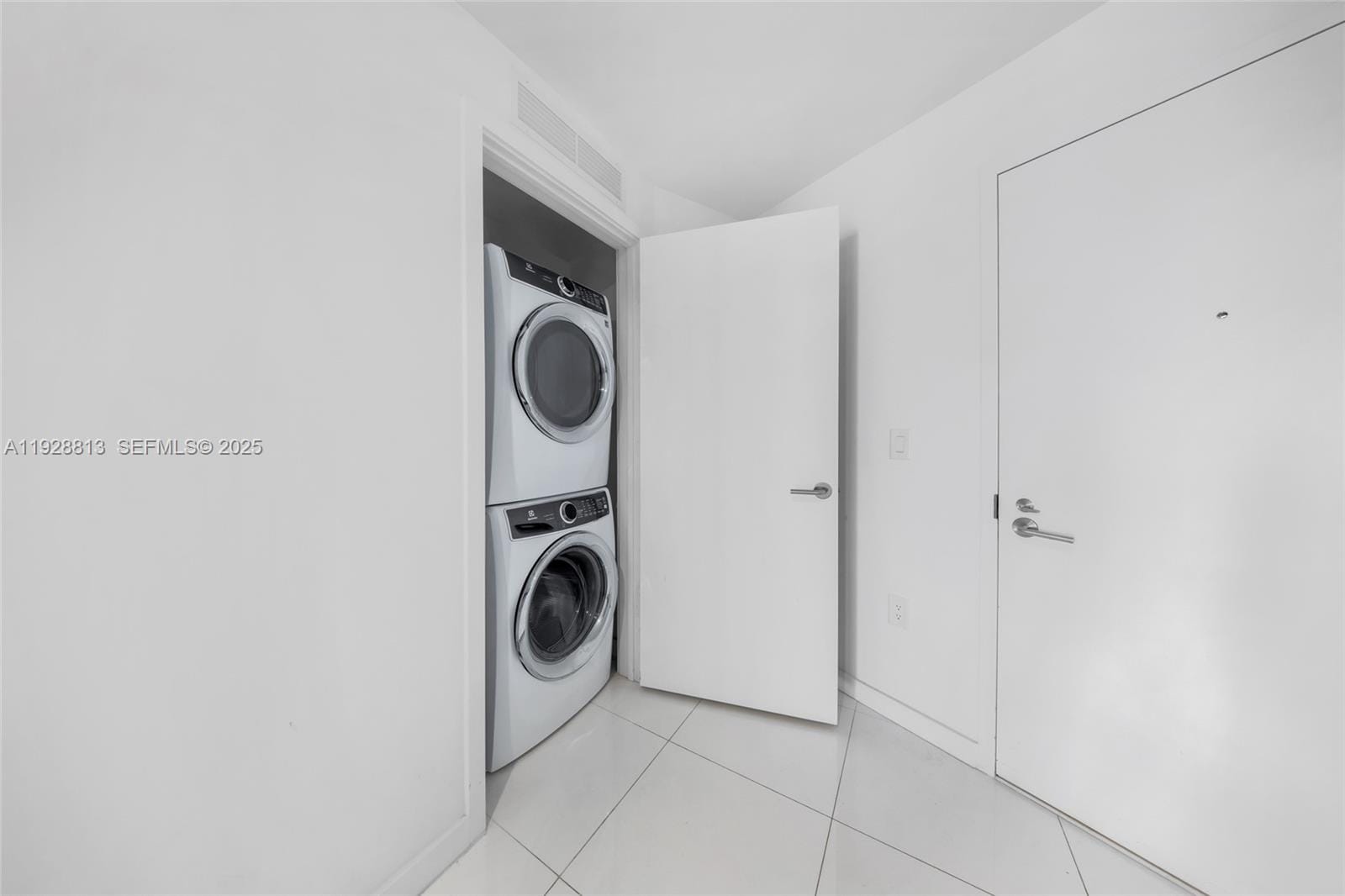 851 NE 1st Avenue 1700, Miami, FL 33132 photo 26