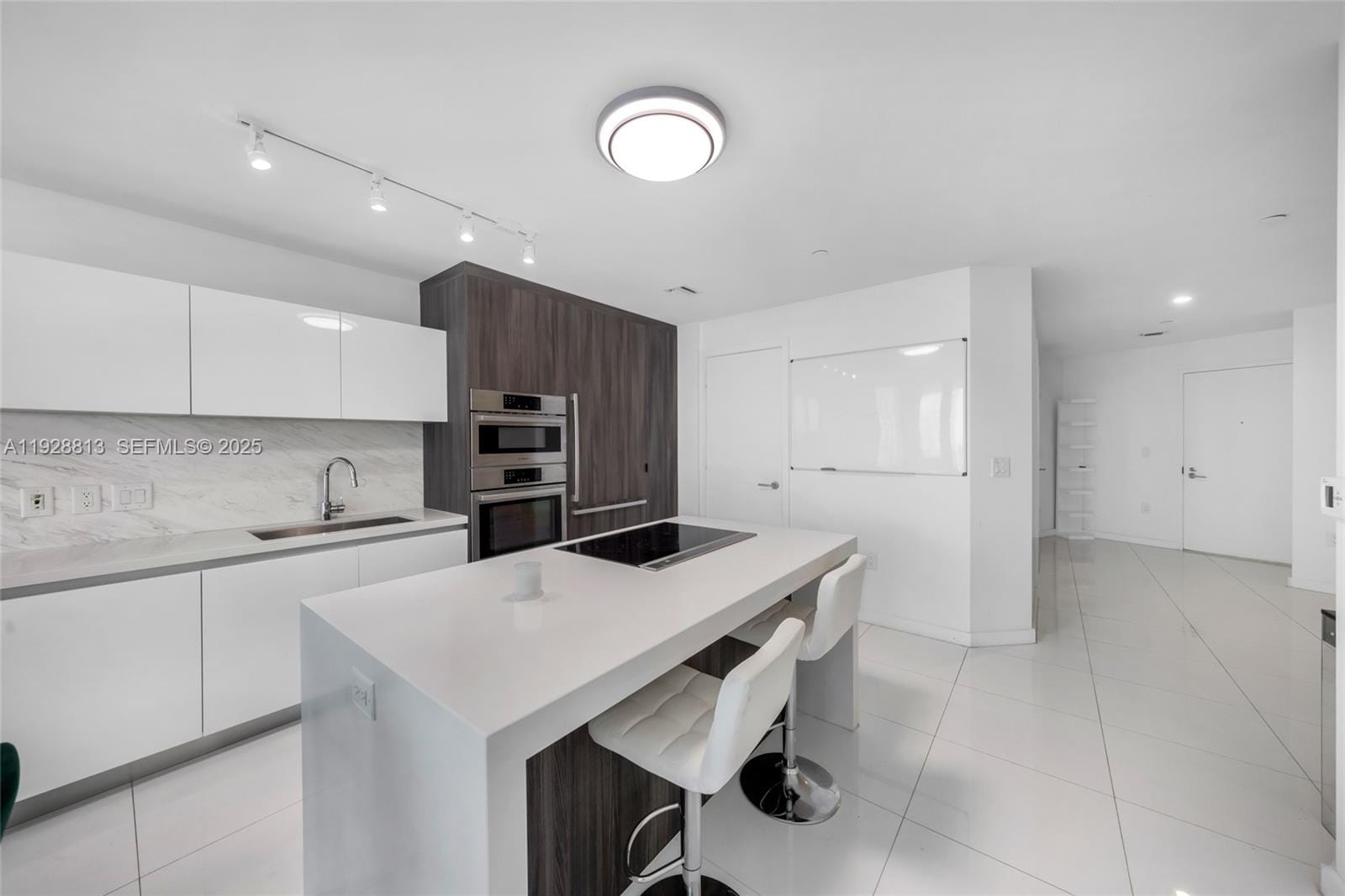 851 NE 1st Avenue 1700, Miami, FL 33132 photo 7