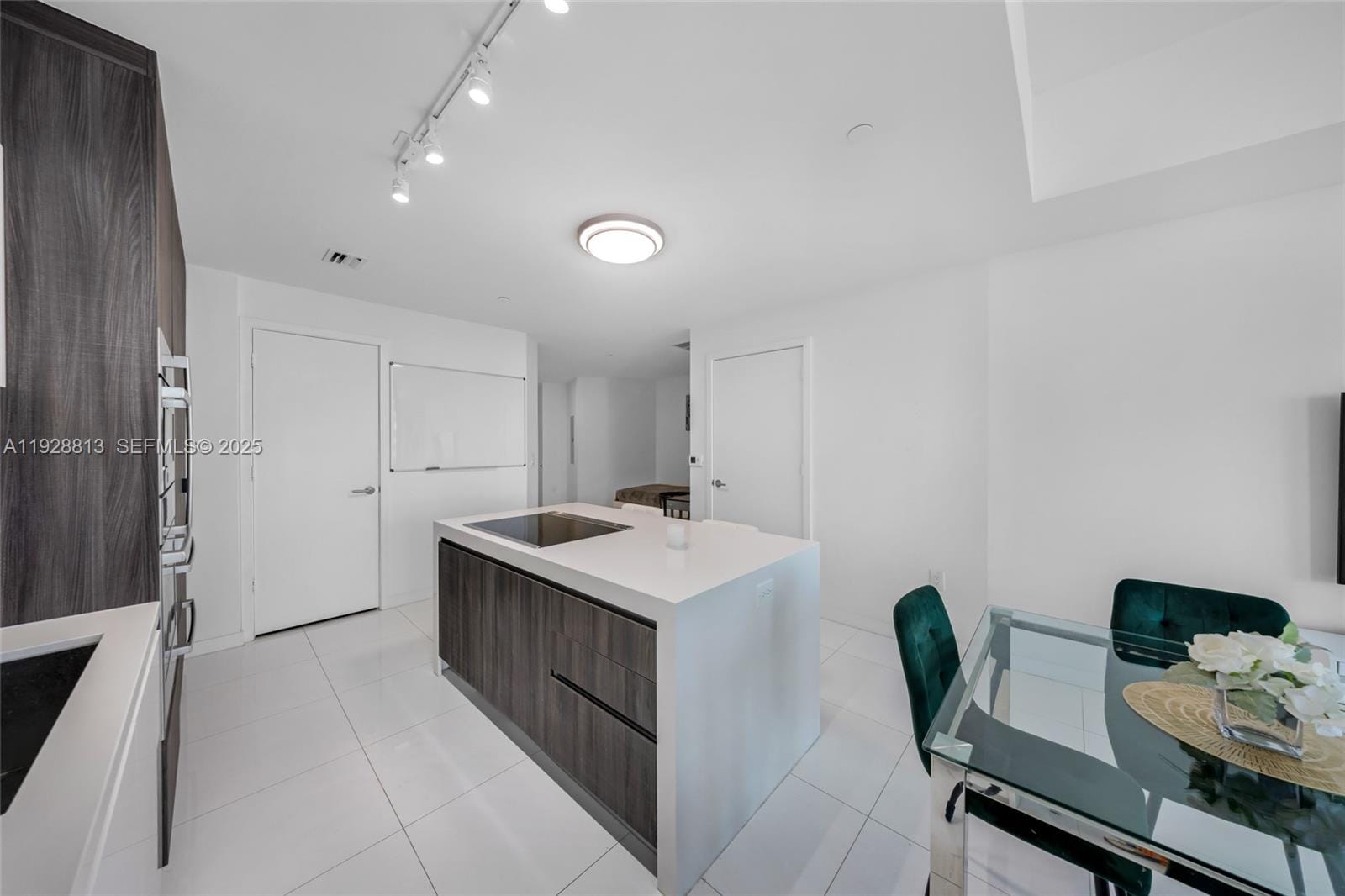 851 NE 1st Avenue 1700, Miami, FL 33132 photo 8