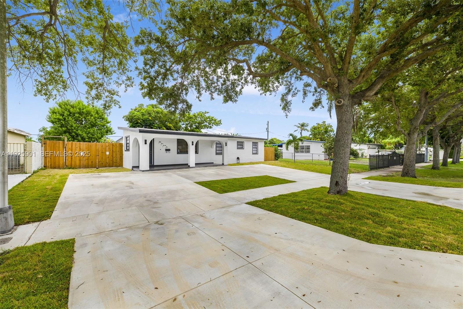 Sold home at 5425 SW 112th Avenue, Miami, FL 33165