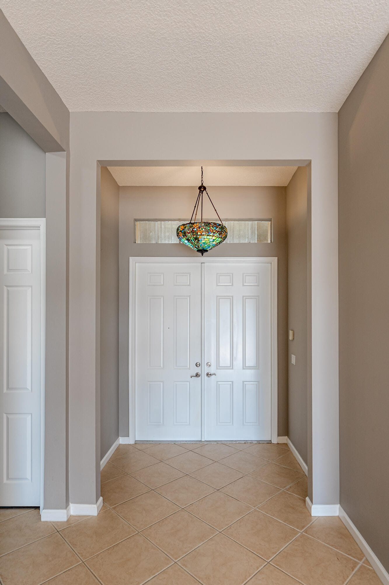125 NW Madison Court — photo 5