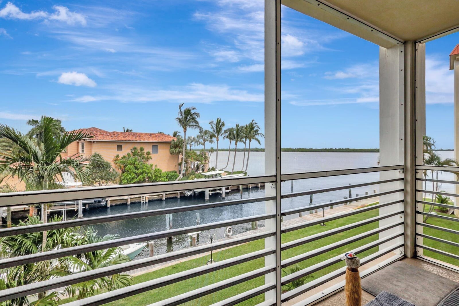 105 Paradise Harbour Boulevard 307 — photo 4