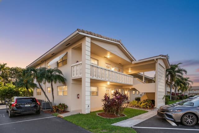 2131 NE 42nd Court 212e, sold in Venetian Park Gardens, Lighthouse Point, FL