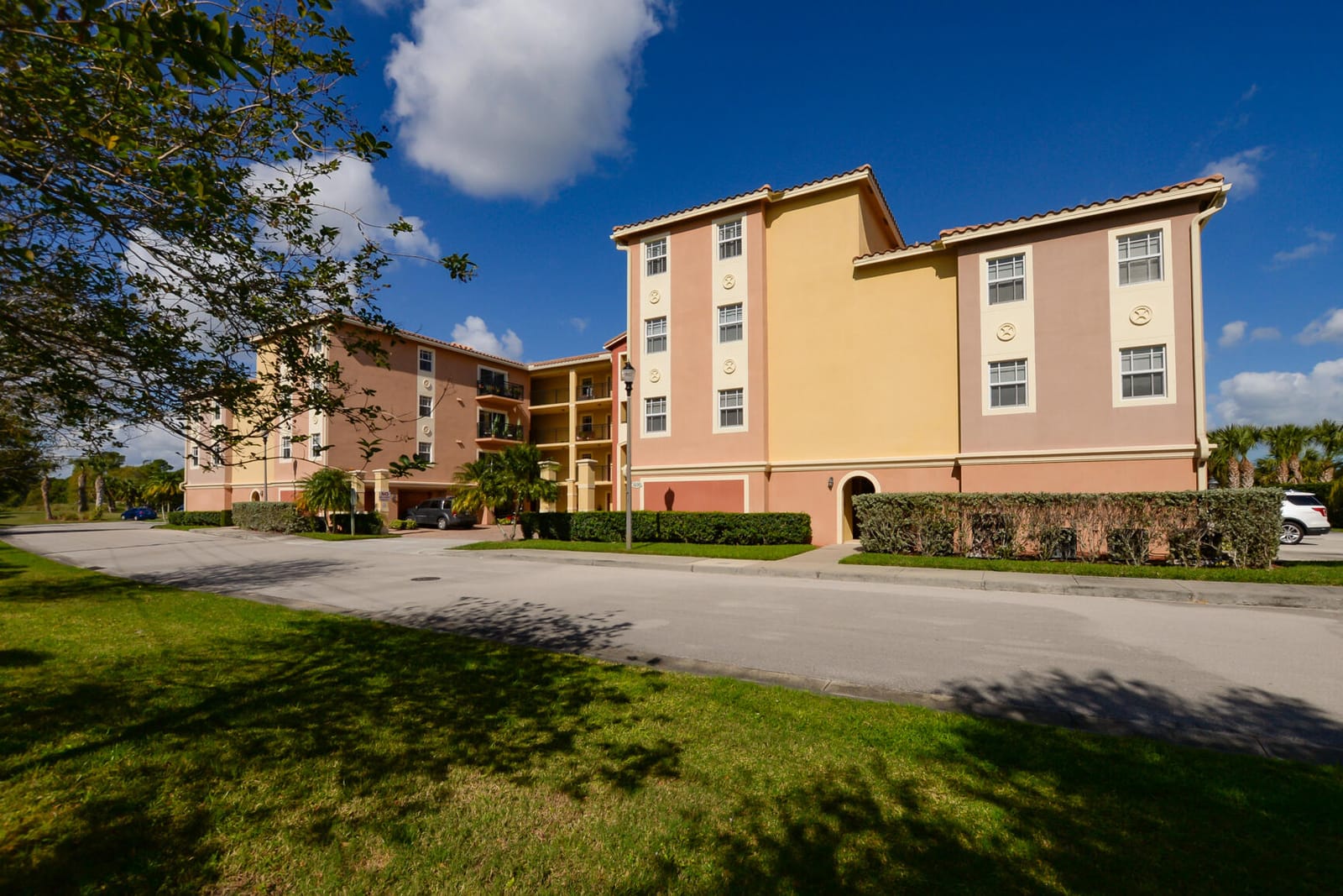 4190 Gator Greens Way 35 — photo 4