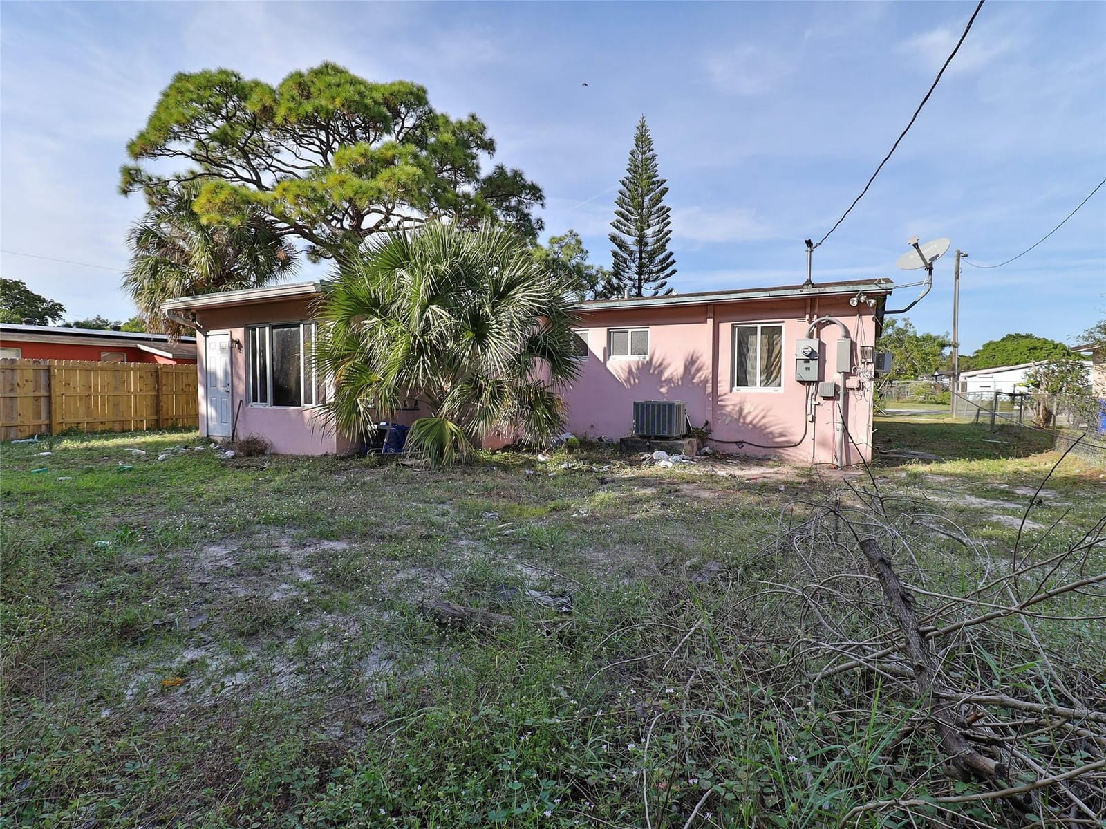 2540 SW 5th Street — photo 2