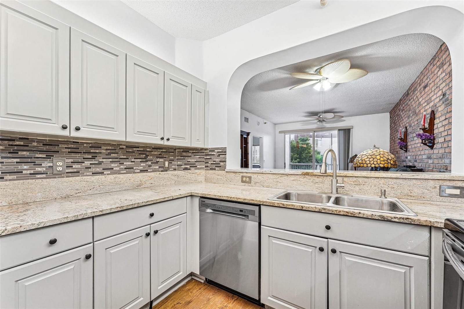 7647 Southampton Terrace 314 — photo 3