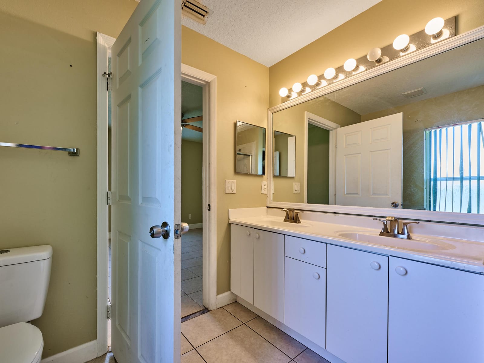 1407 SE Grapeland Avenue — photo 11