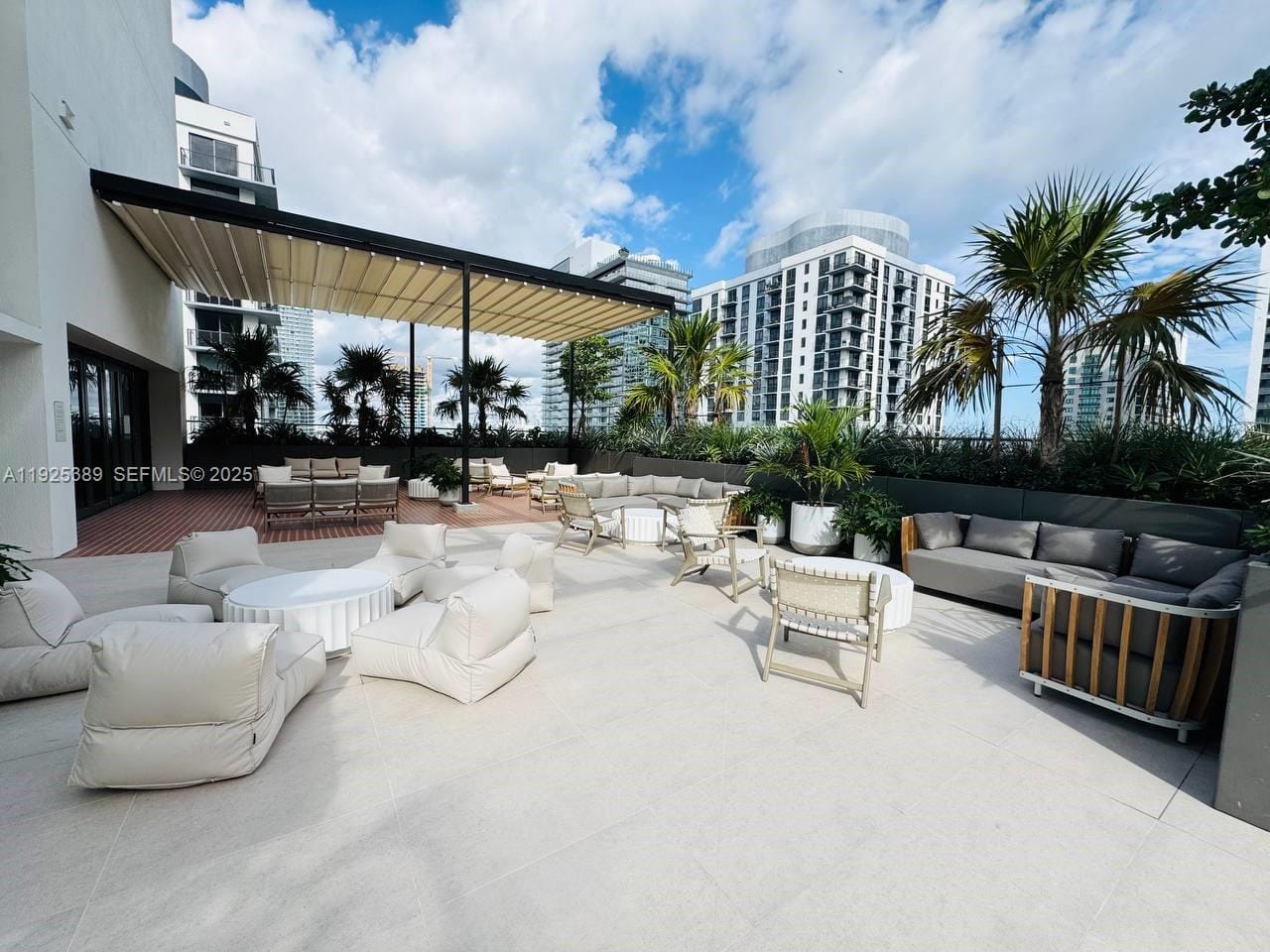 11 NE 6th 2813, Miami, FL 33132 photo 13
