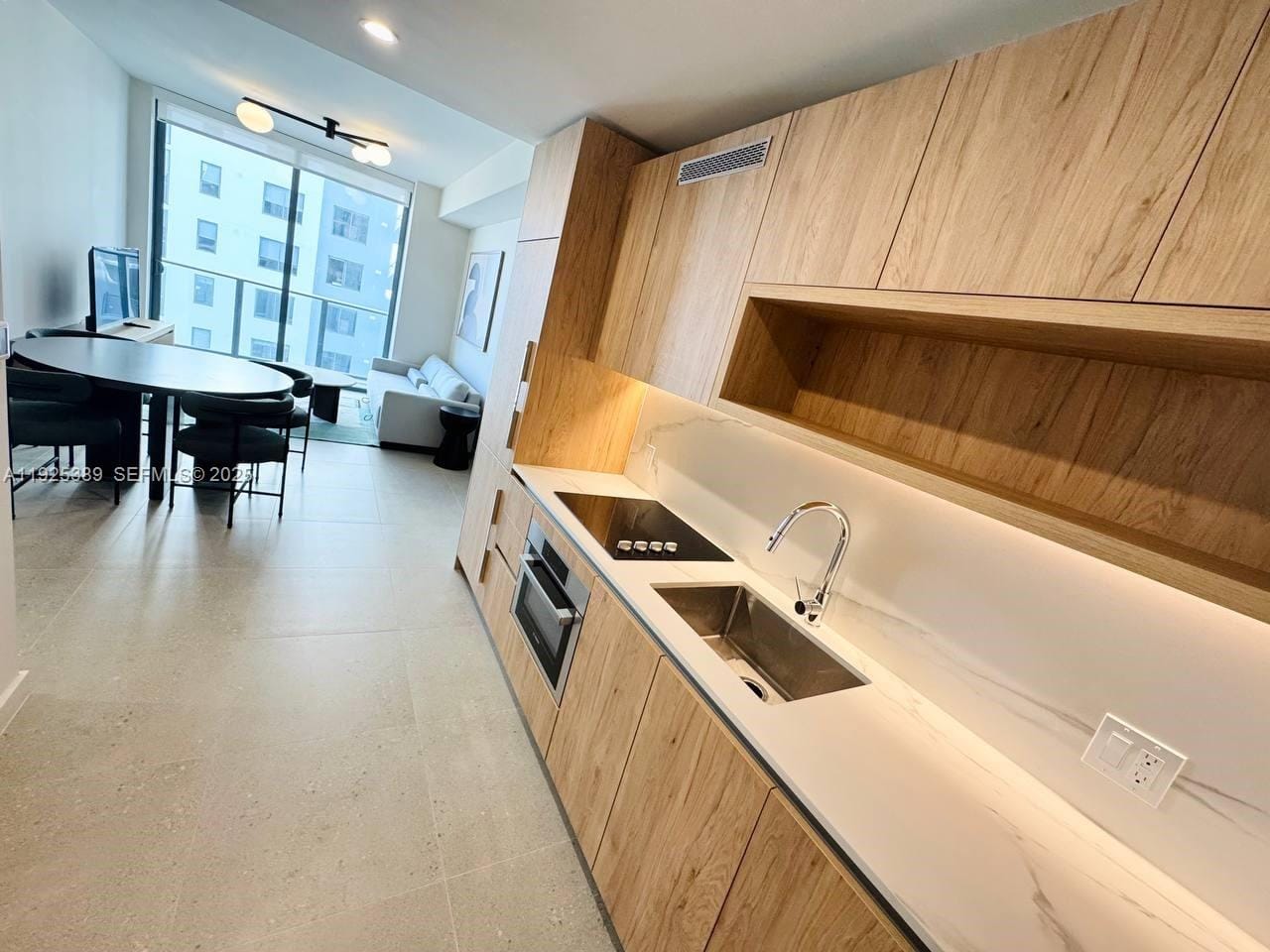 11 NE 6th 2813, Miami, FL 33132 photo 16