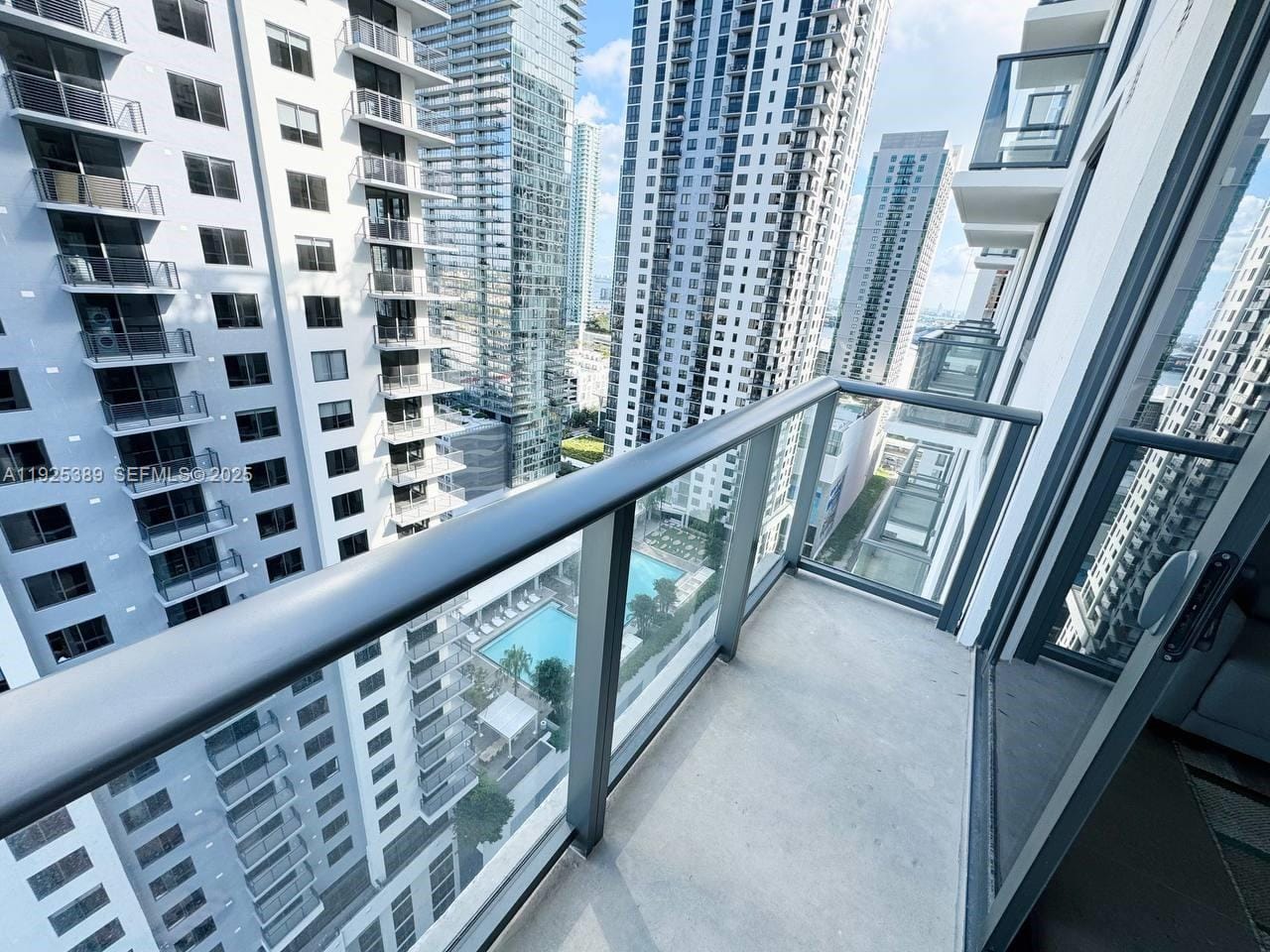 11 NE 6th 2813, Miami, FL 33132 photo 25