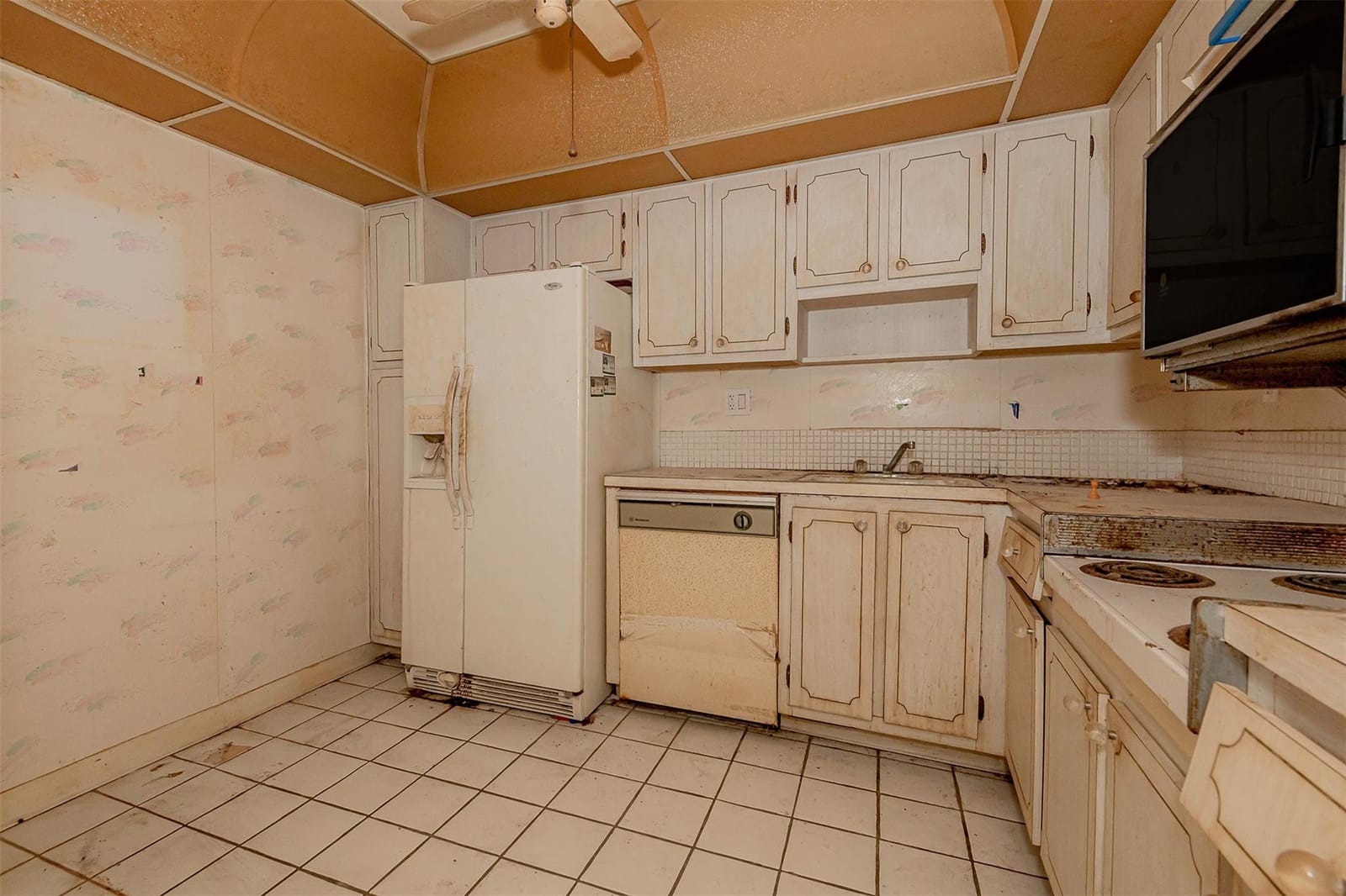 211 S Ocean Drive 301 — photo 9