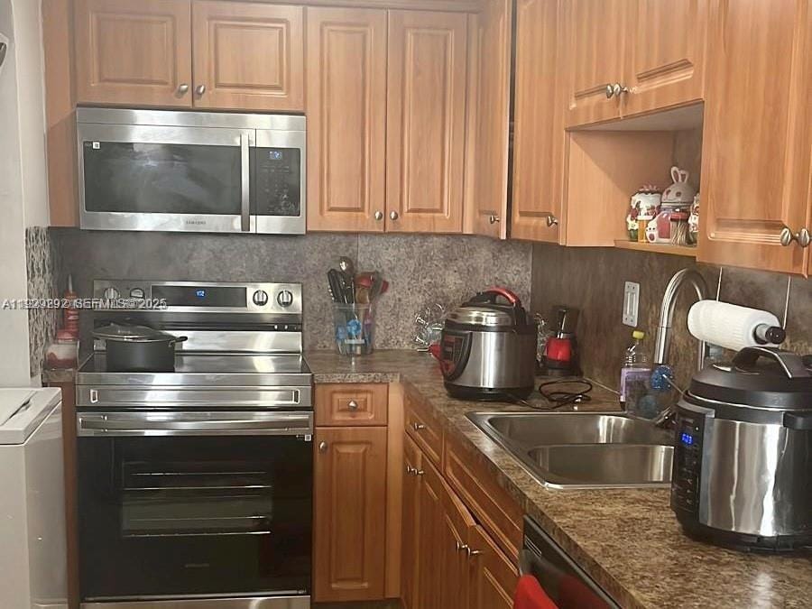 10090 NW 80th Court 1401 — photo 4