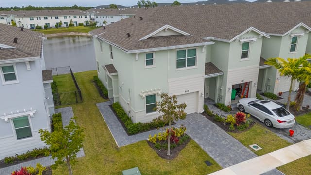 663 SE Lake Falls Street, sold in Veranda, Port St Lucie, FL
