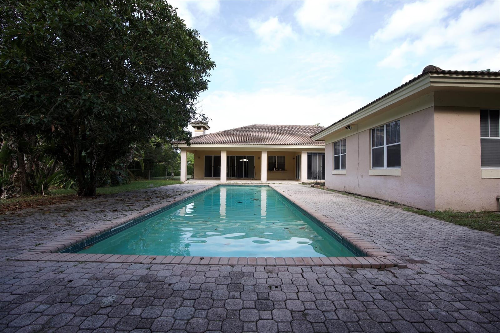 140 Royal Palm Court — photo 3