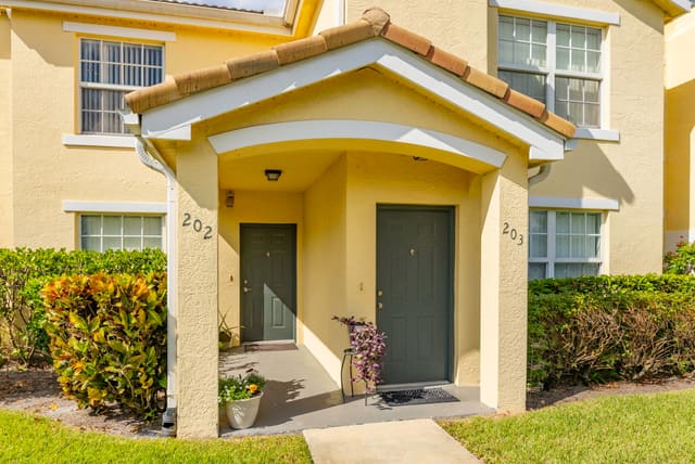 136 SW Peacock Boulevard 19203, Port St. Lucie, FL 34986