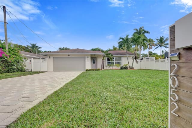2052 SW 28th Way, sold in Chula Vista, Fort Lauderdale, FL
