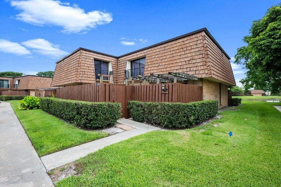 708 7th Lane B, Greenacres, FL 33463 photo 1