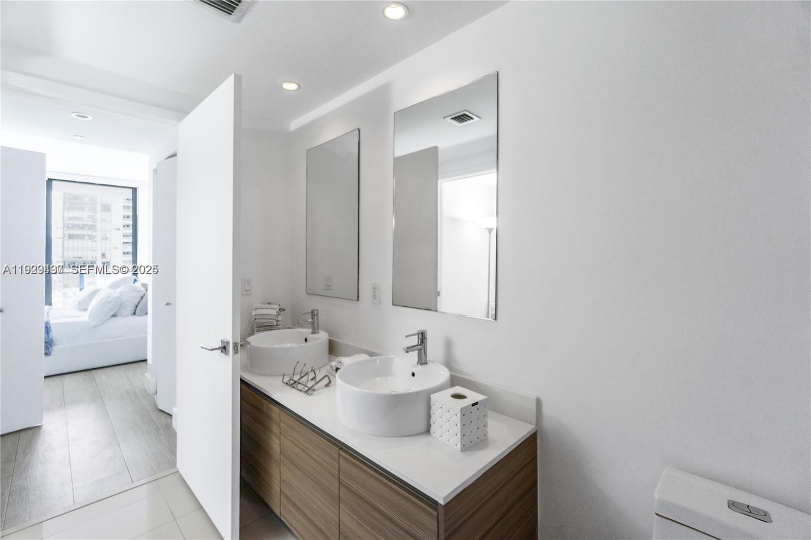 121 NE 34th Street 1203 — photo 11