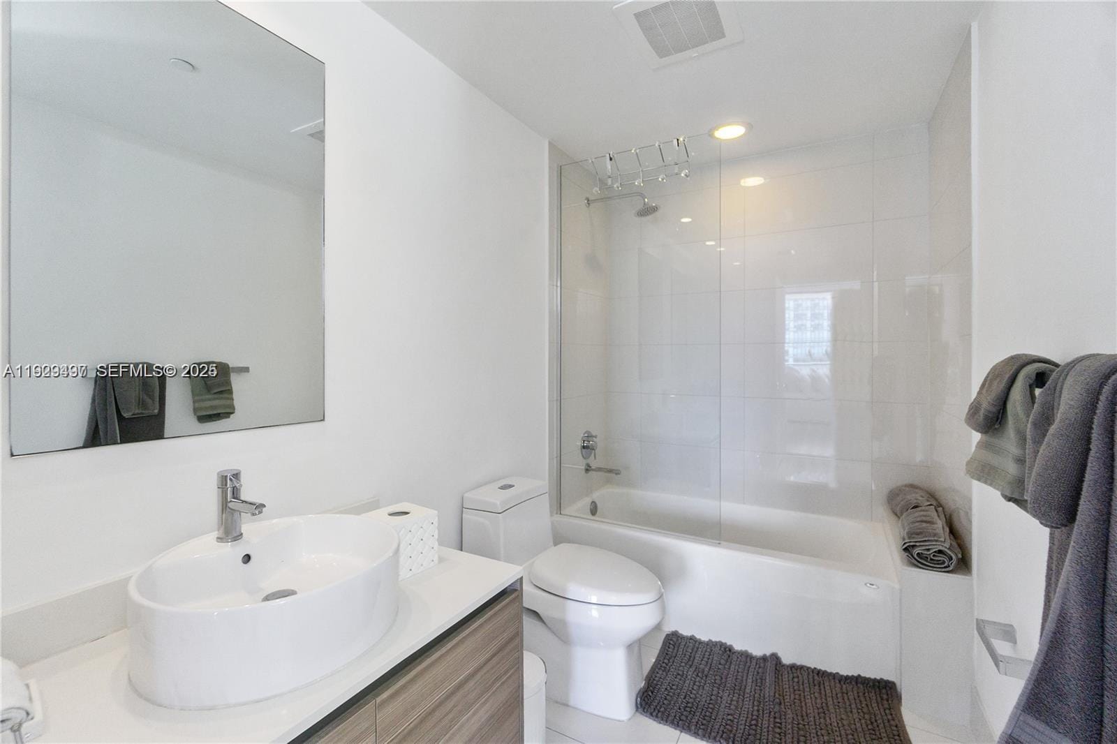 121 NE 34th Street 1203 — photo 12