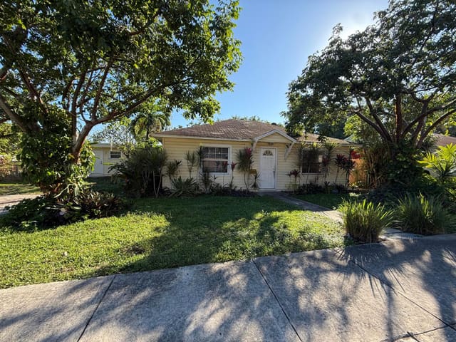 716 S Pine Street, sold in Lakeview Heights Add 4, Lake Worth Beach, FL