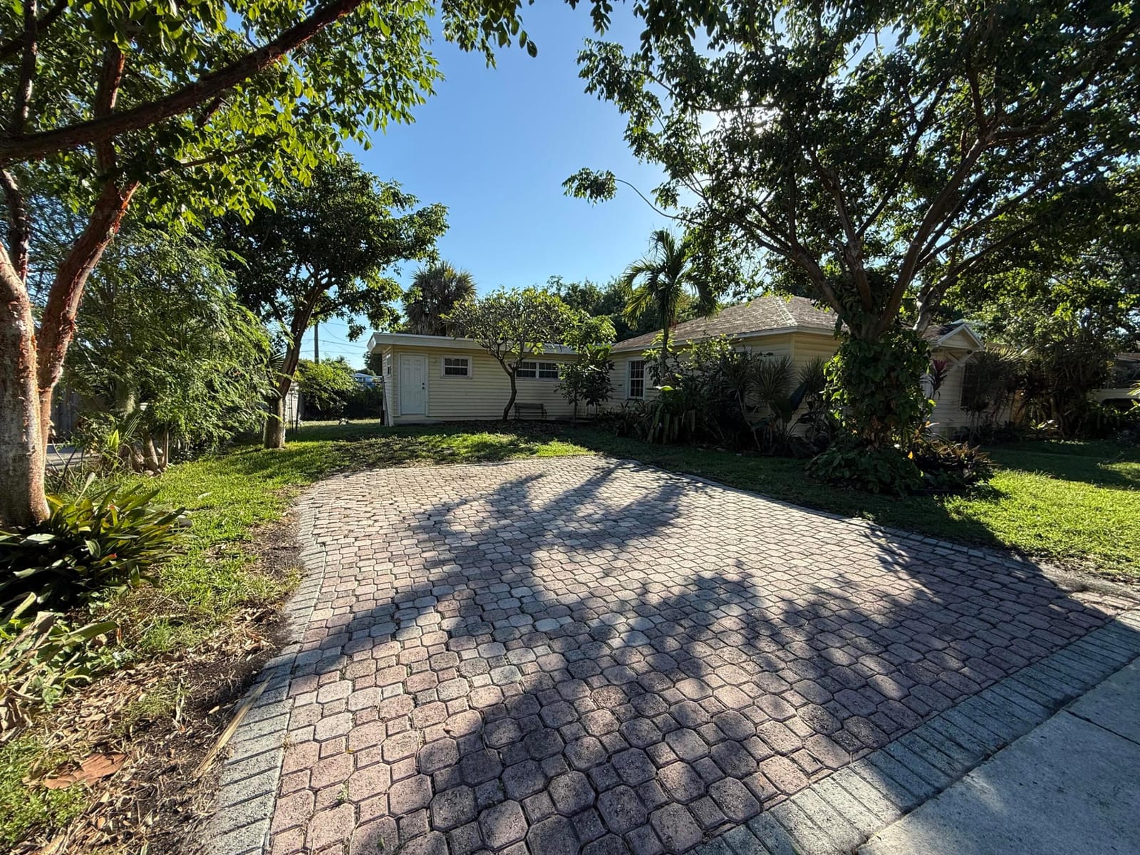 716 S Pine Street — photo 2