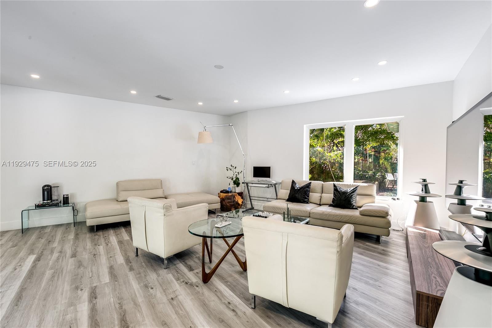 1349 Middle River Drive — photo 8