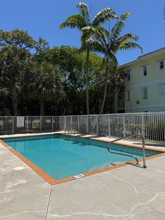 2941 Riverside Drive 303 — photo 5