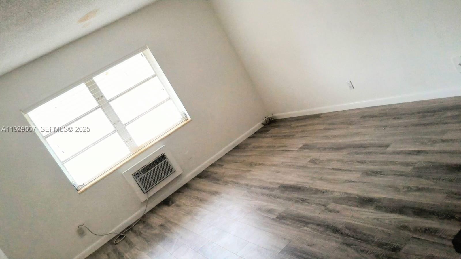 1755 NE 116th Road 15 — photo 2