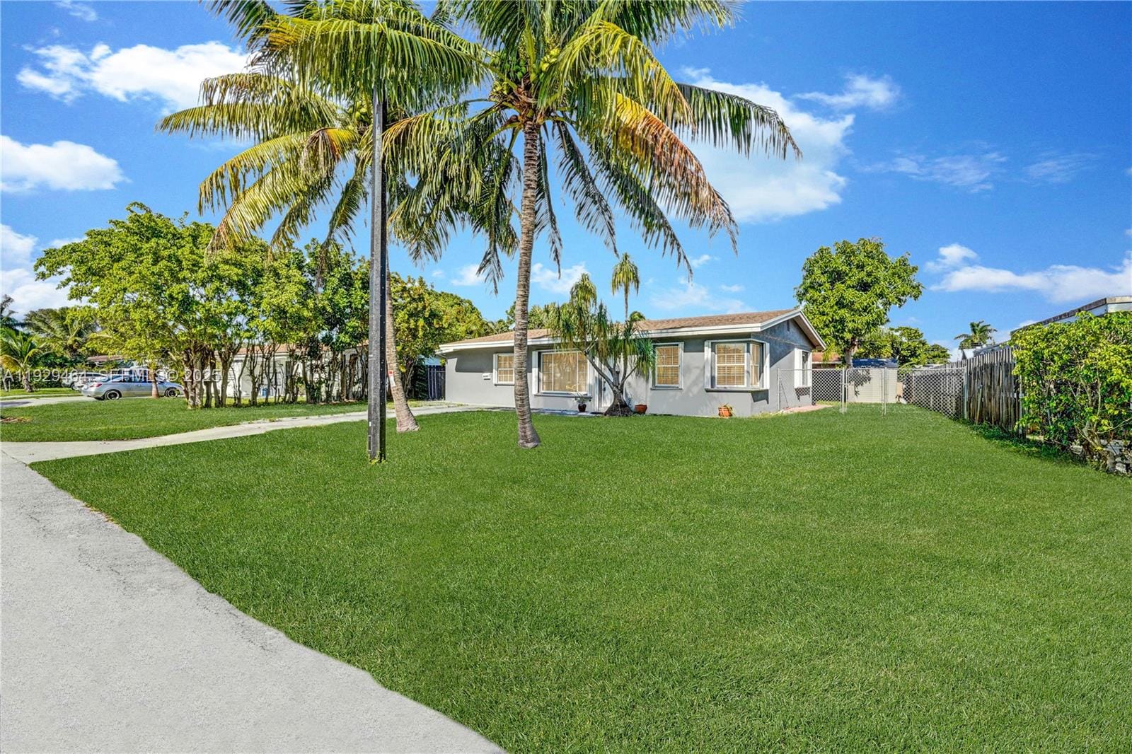 1631 NE 32nd Street, Pompano Beach, FL 33064 photo 2