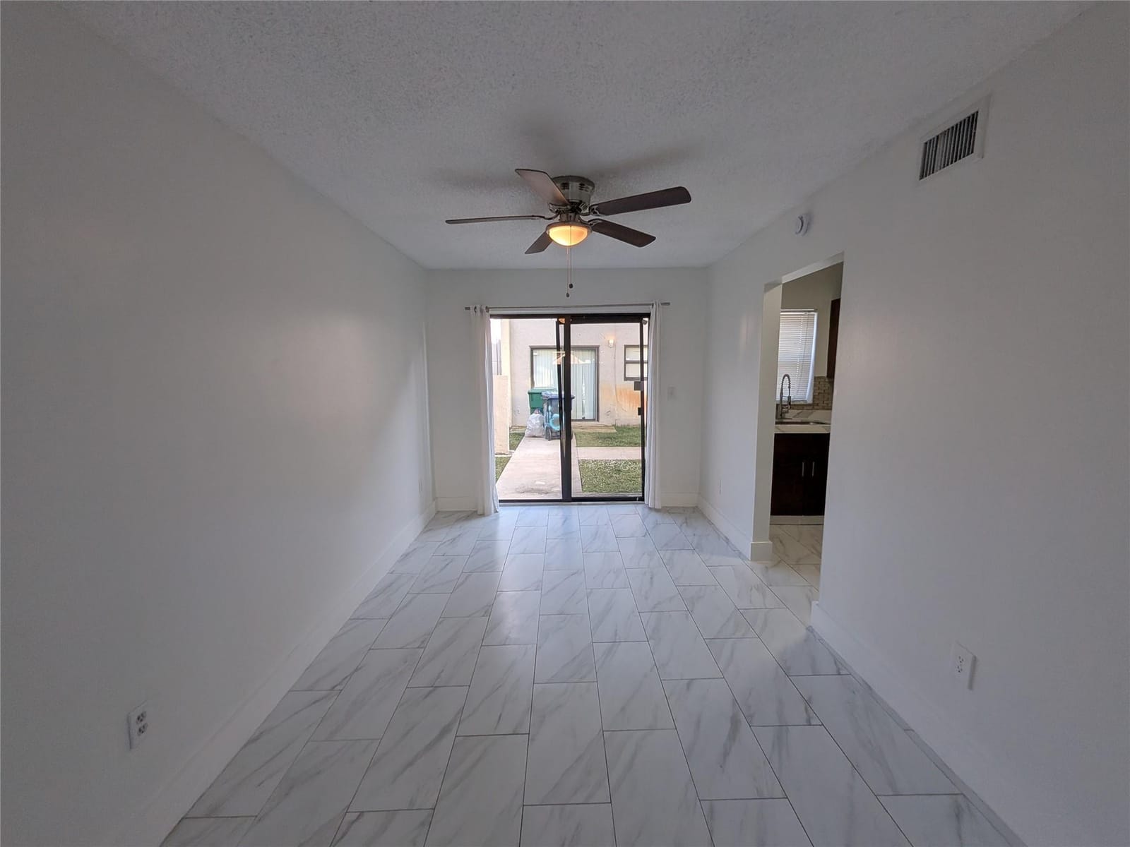 2456 NW 52nd Avenue 2456 — photo 10