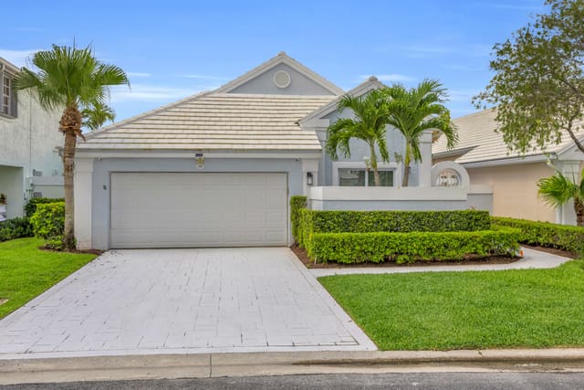 39 Dorchester Circle, Palm Beach Gardens, FL 33418