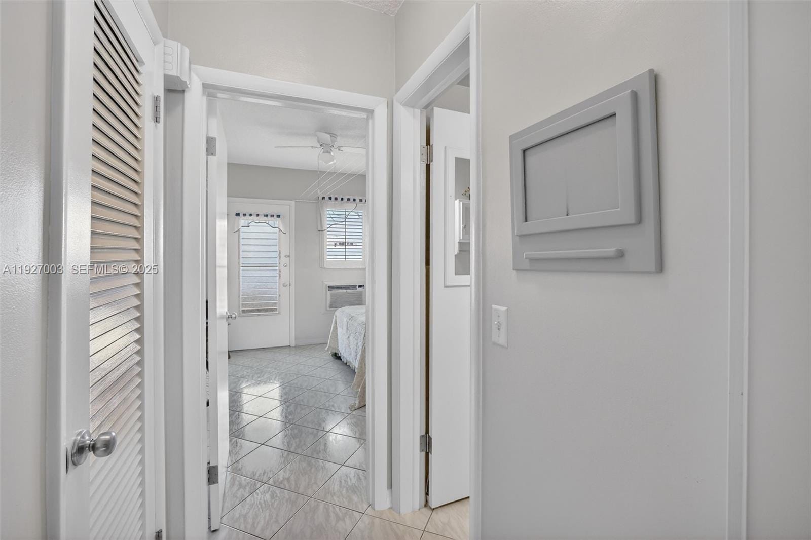 800 SW 10th Terrace 11T — photo 12